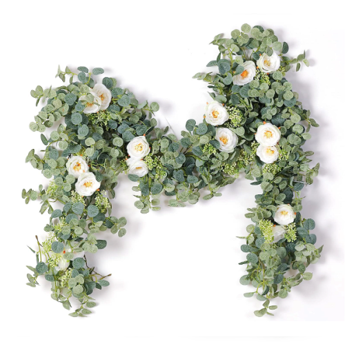 סידורי פרחים לשולחן חתונה סליל אקליפטוס מלאכותי באורך 1.9 מטר אמיתי למראה שזור ורדים לבנים לקישוט מושלם של שולחנות החתונה, החופה, הכיסאות ועוד!