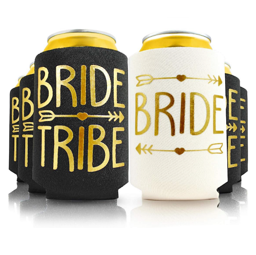מתנות מקוריות למסיבת רווקות שרוולים מקררי פחיות בעיצוב מרהיב של שחור וזהב פויל בכיתוב Bride Tribe לצד אחד לכלה Bride - סט של 11