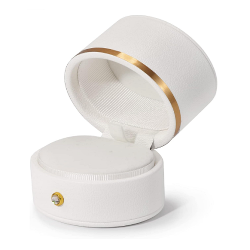 קופסא לטבעת נישואין עשויה עור איכותי במבחר של צבעים אלגנטיים - סגנון קומות המאפשר אחסון של מספר תכשיטי חתונה